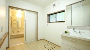 洗面台：福島県郡山市　身体に優しいバリアフリーの洗面リフォーム