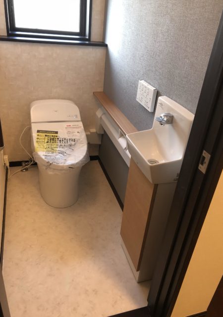 トイレ：福島県郡山市　タンクを無くしてトイレスッキリ！リフォーム