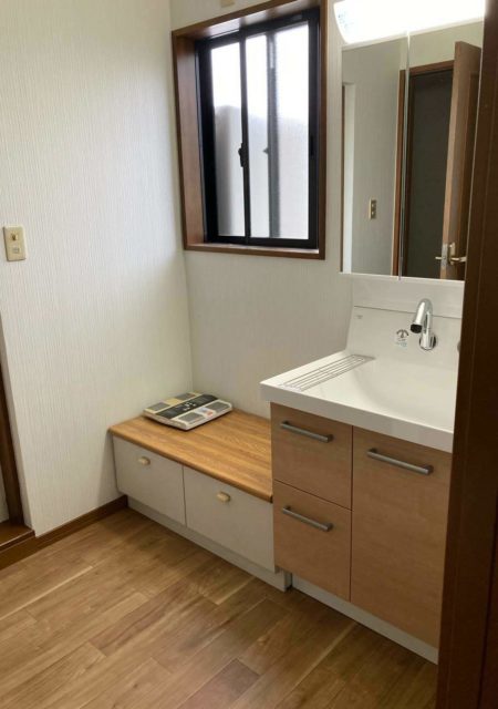 洗面台：福島県福島市　手入れのしやすい洗面室リフォーム