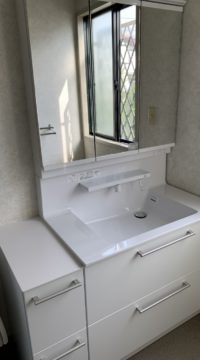 洗面台：福島県福島市　綺麗に生まれ変わった洗面台リフォーム