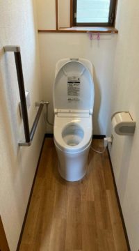トイレ：福島県福島市　手すり付きトイレリフォーム