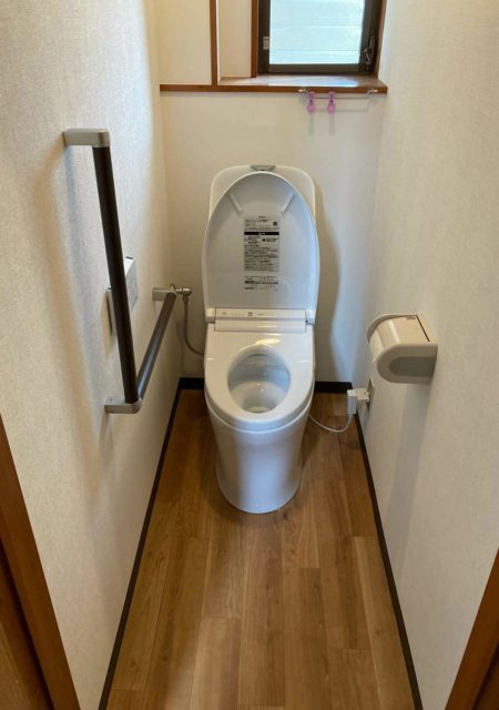 トイレ：福島県福島市　手すり付きトイレリフォーム