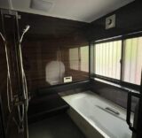 お風呂：福島県郡山市　ベンチ付で安全かつ格好いい浴室リフォーム