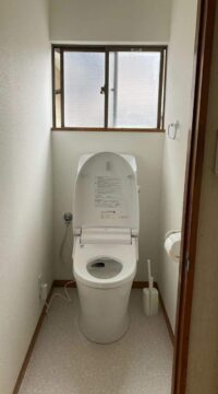 トイレ：福島県郡山市　床下地も綺麗にトイレリフォーム