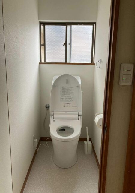 トイレ：福島県郡山市　床下地も綺麗にトイレリフォーム