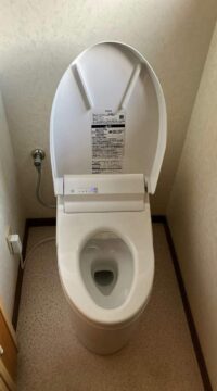 トイレ：福島県伊達市　自動開閉付きトイレリフォーム