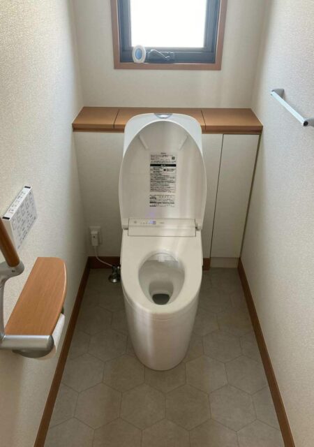 トイレ：福島県福島市　自動開閉付トイレリフォーム