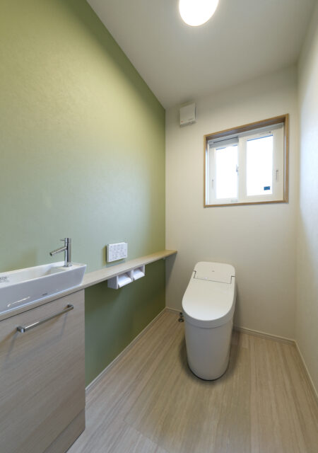 トイレ:福島県福島市 北欧の爽やかさをまとうトイレリフォーム