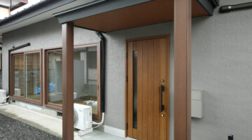 外壁・屋根:福島県福島市 寒さ・不安を解消!断熱&防犯に優れた玄関リフォーム