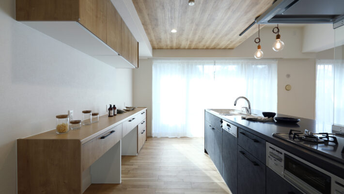 キッチン：福島県郡山市　光と高天井が広がるカフェ風LDKリフォーム